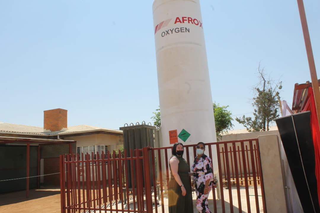 Medical oxygen tank delivery - St Mary's Hospital