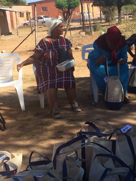 Christmas hamper distribution - volunteers